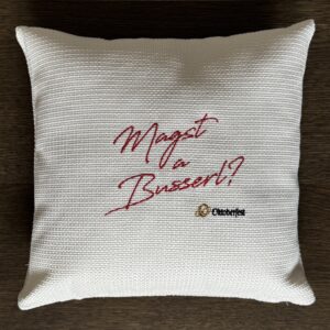 Oktoberfest Designer Kissenbezug "Magst a Busserl" - hellbeige